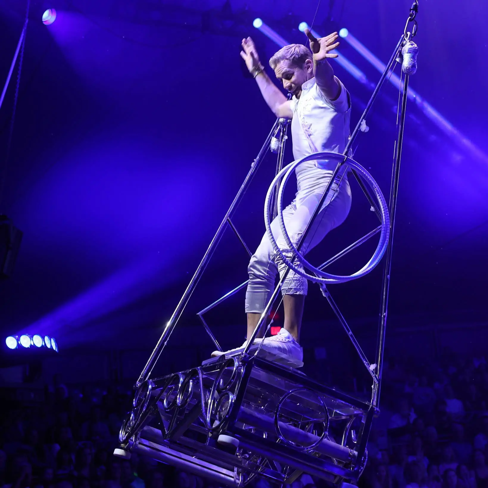 GIOVANNI MENDEZ ON THE ROLA BOLA